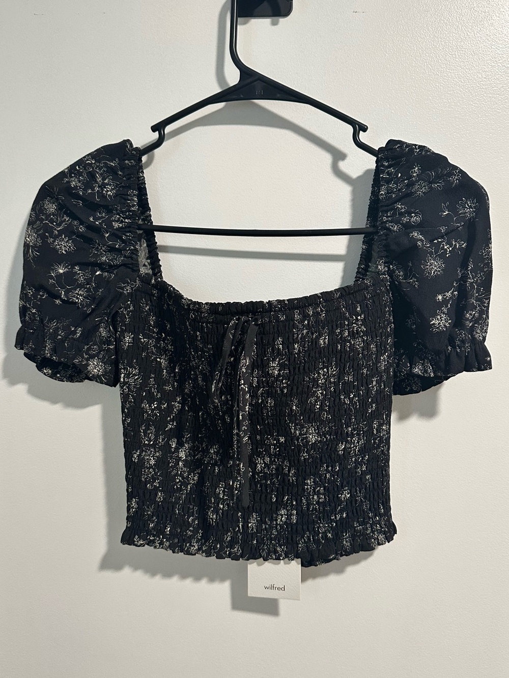 Wilfred Black Floral Smocked Puff-Sleeve Crop